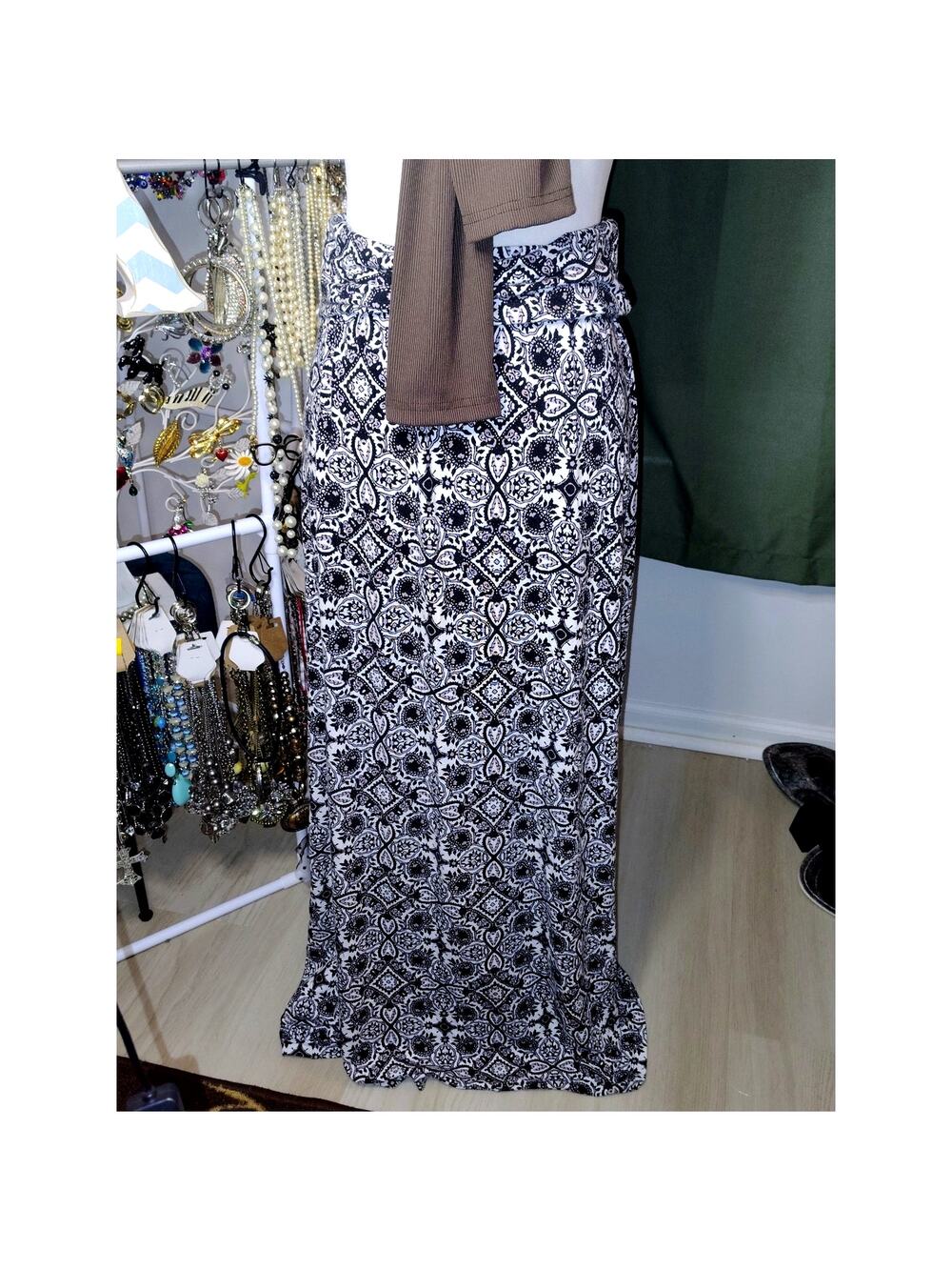 ARTISAN NY - FILIGREE TILE PATTERN - A LINE SKIRT - RUTCHED WAISTBAND
